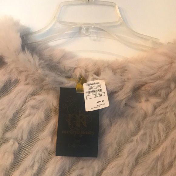 Metric Knits rabbit fur shawl-poncho - Picture 2 of 6